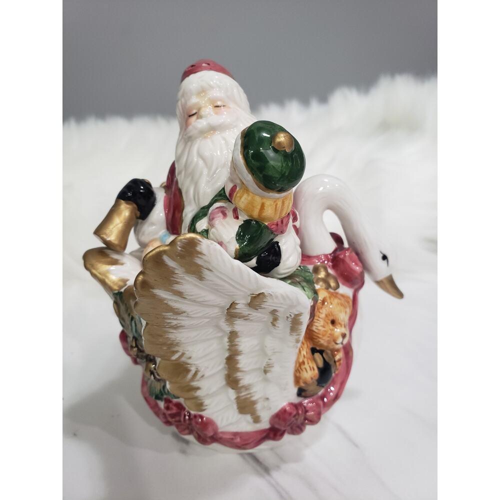 NEVER USED Silvestri Santa Swan Salt And Pepper Shakers Collectable Rare Retired